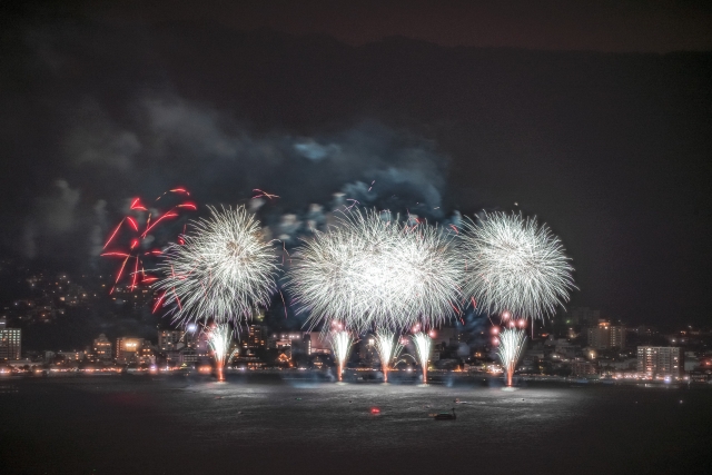 富山新港花火大会2025の穴場スポットは？